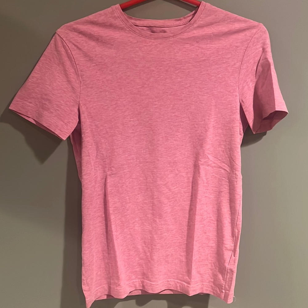 H&M crew neck t-shirt xs extra small pink men. Never been worn. Shortsleeved